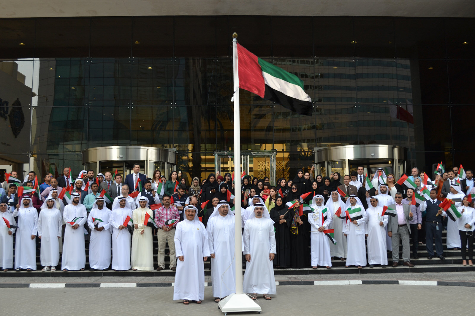 Official-Flag-Day-Picture-Dubai-Financial-Market2.jpg Official-Flag-Day-Picture-Dubai-Financial-Market2.jpg