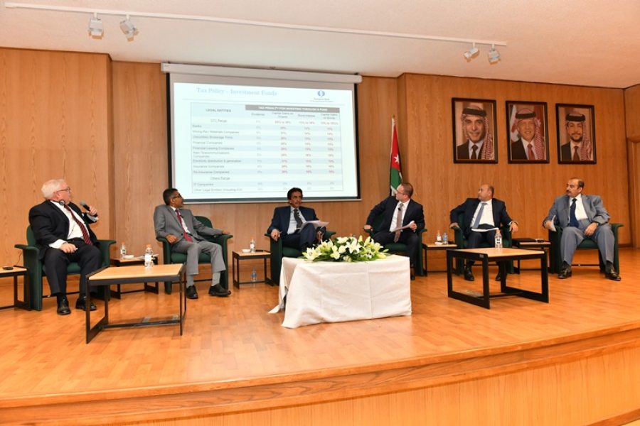 حلقة-نقاشية-بعنوان-تنفيذ-خارطة-الطريق-لتطوير-سوق-ر