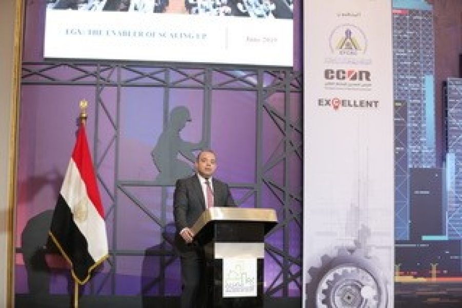The-Egyptian-Exchange-Chairman-Presents-the-Capita