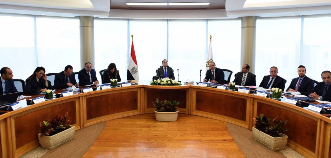 The-Egyptian-Prime-Minister-visits-the-Egyptian-Ex